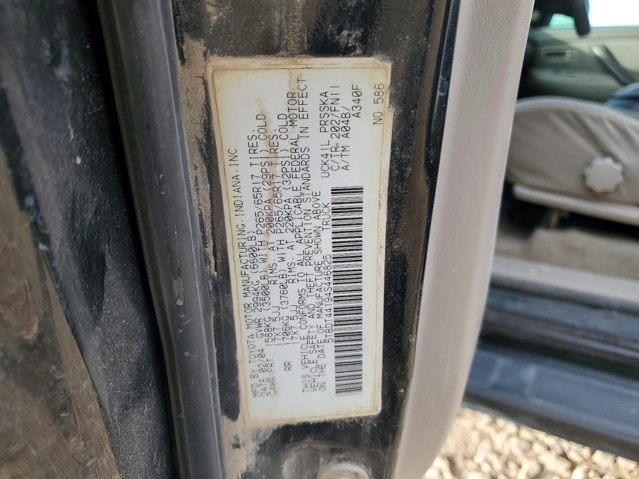 2004 TOYOTA TUNDRA photo 12