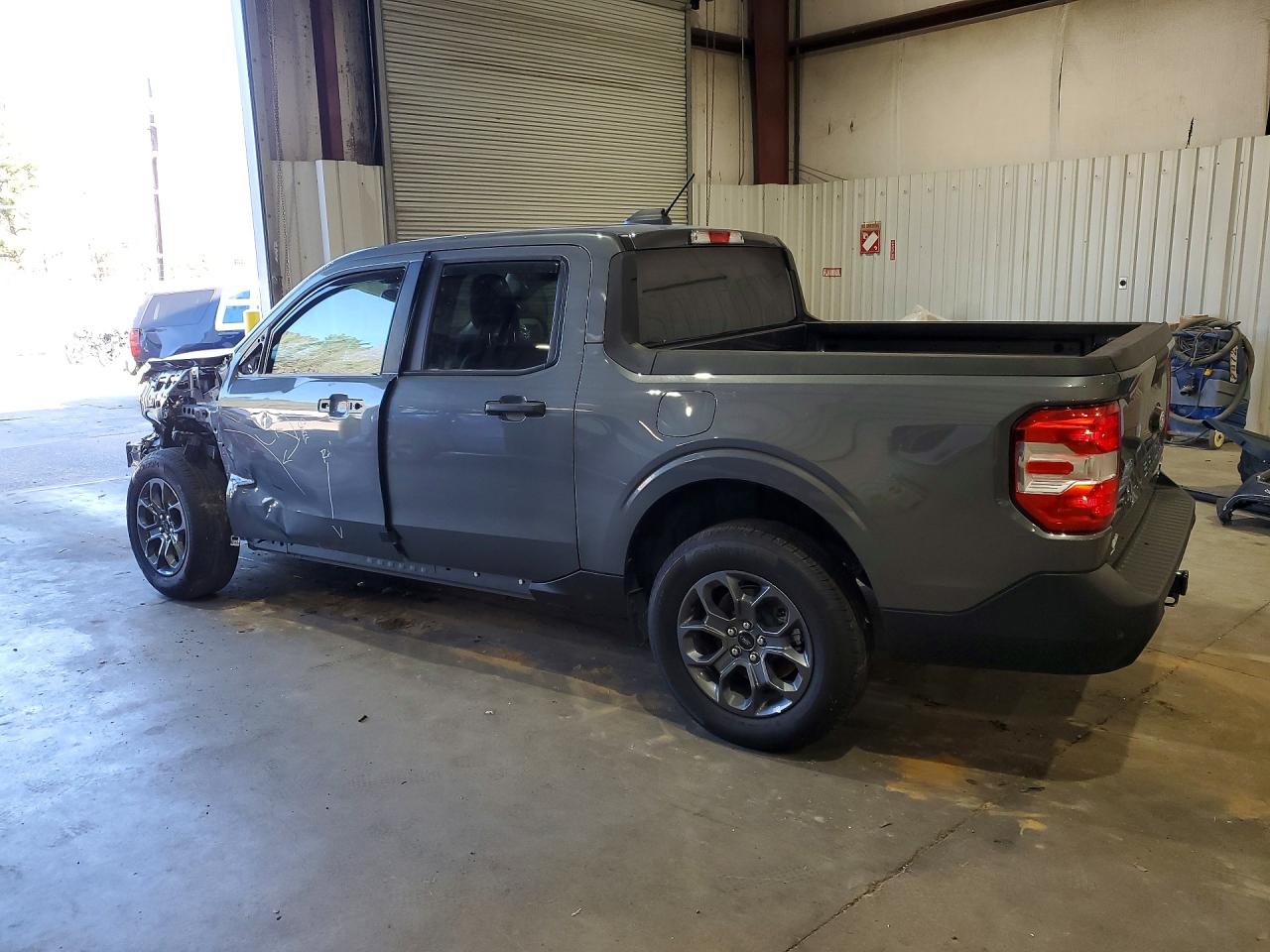 2025 FORD MAVERICK XLT photo 2