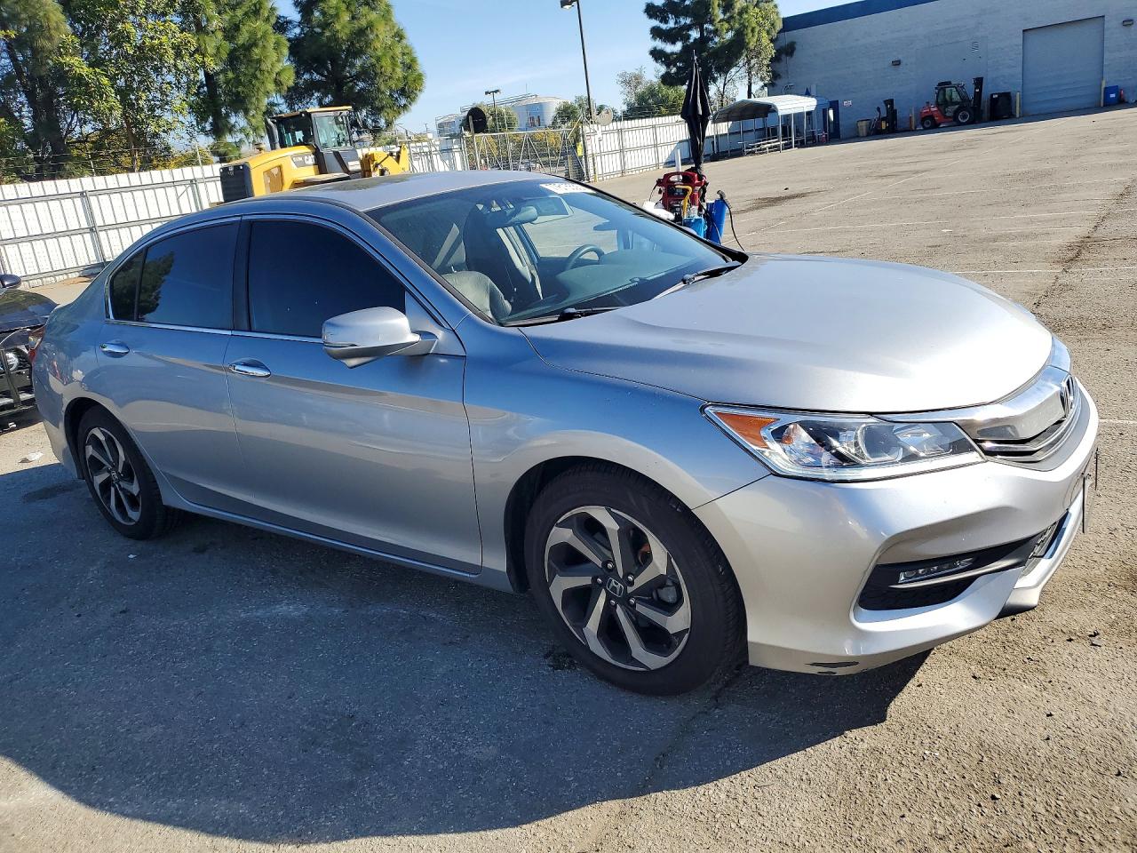 2017 HONDA ACCORD EX photo 4