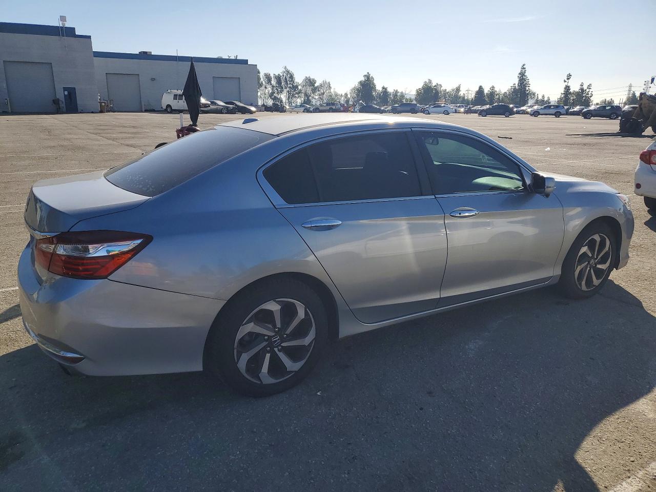 2017 HONDA ACCORD EX photo 3