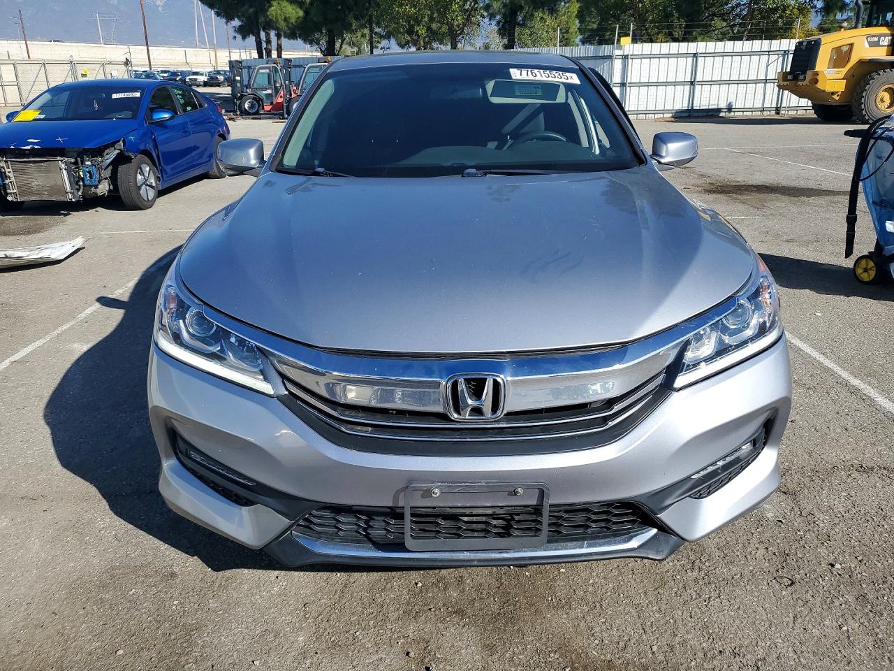 2017 HONDA ACCORD EX photo 5