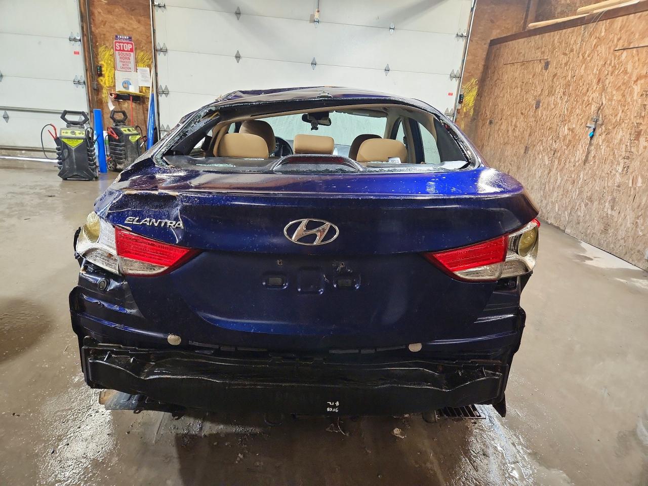 2013 HYUNDAI ELANTRA GLS photo 6