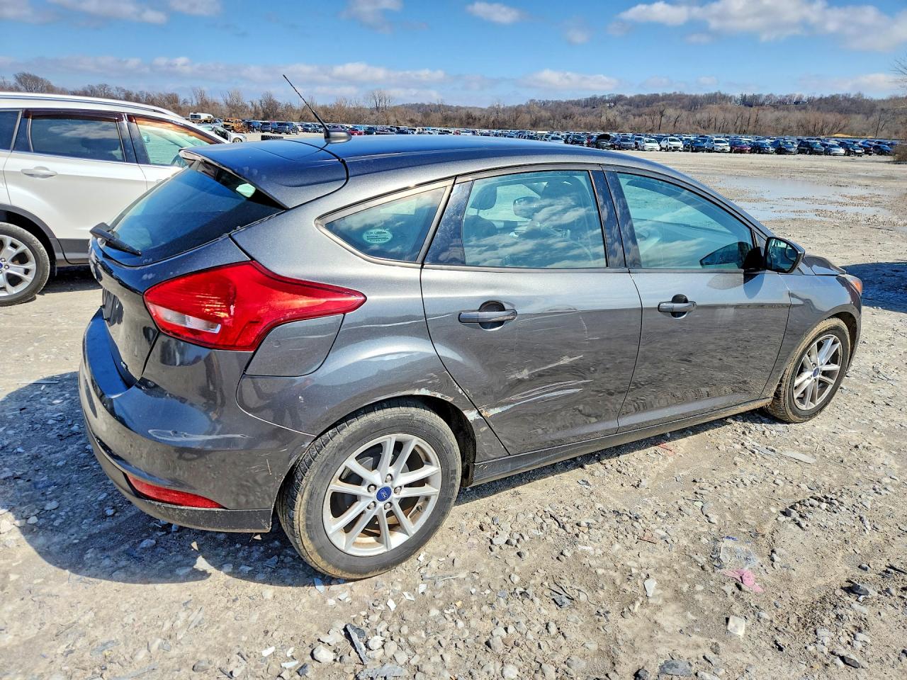 2018 FORD FOCUS SE photo 3