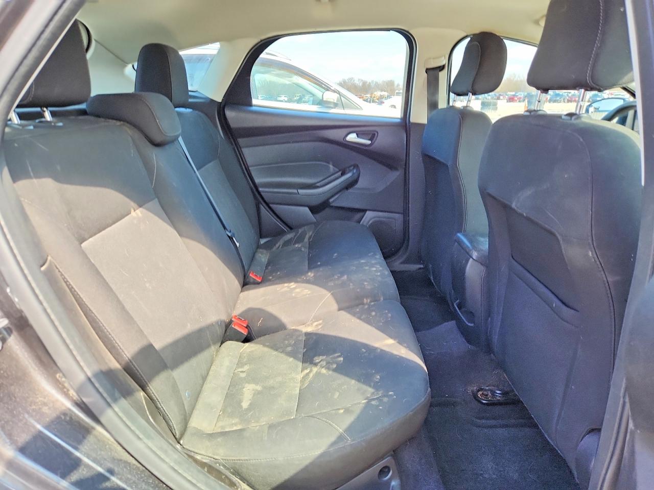 2018 FORD FOCUS SE photo 10