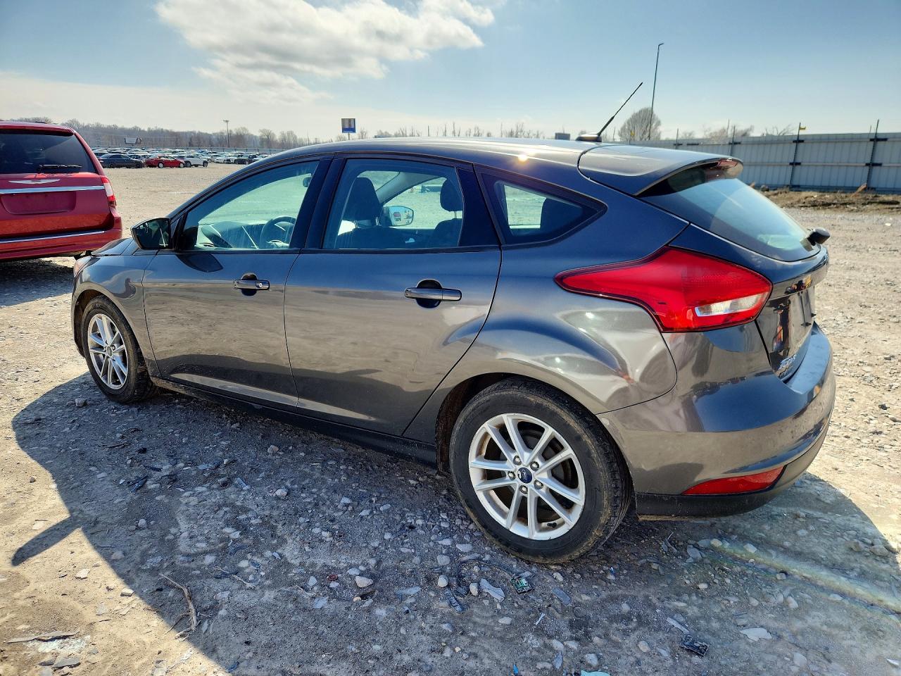 2018 FORD FOCUS SE photo 2