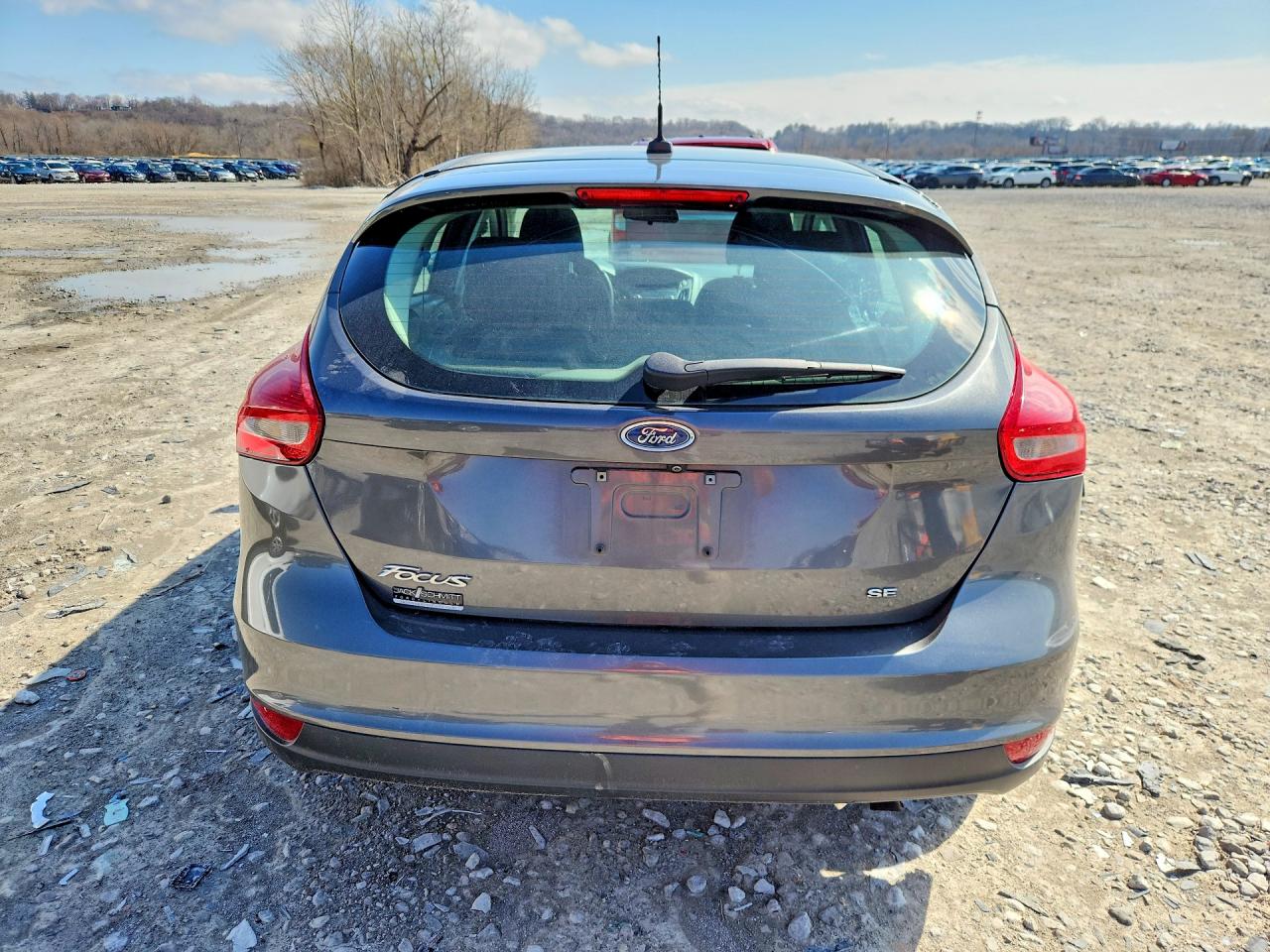 2018 FORD FOCUS SE photo 6