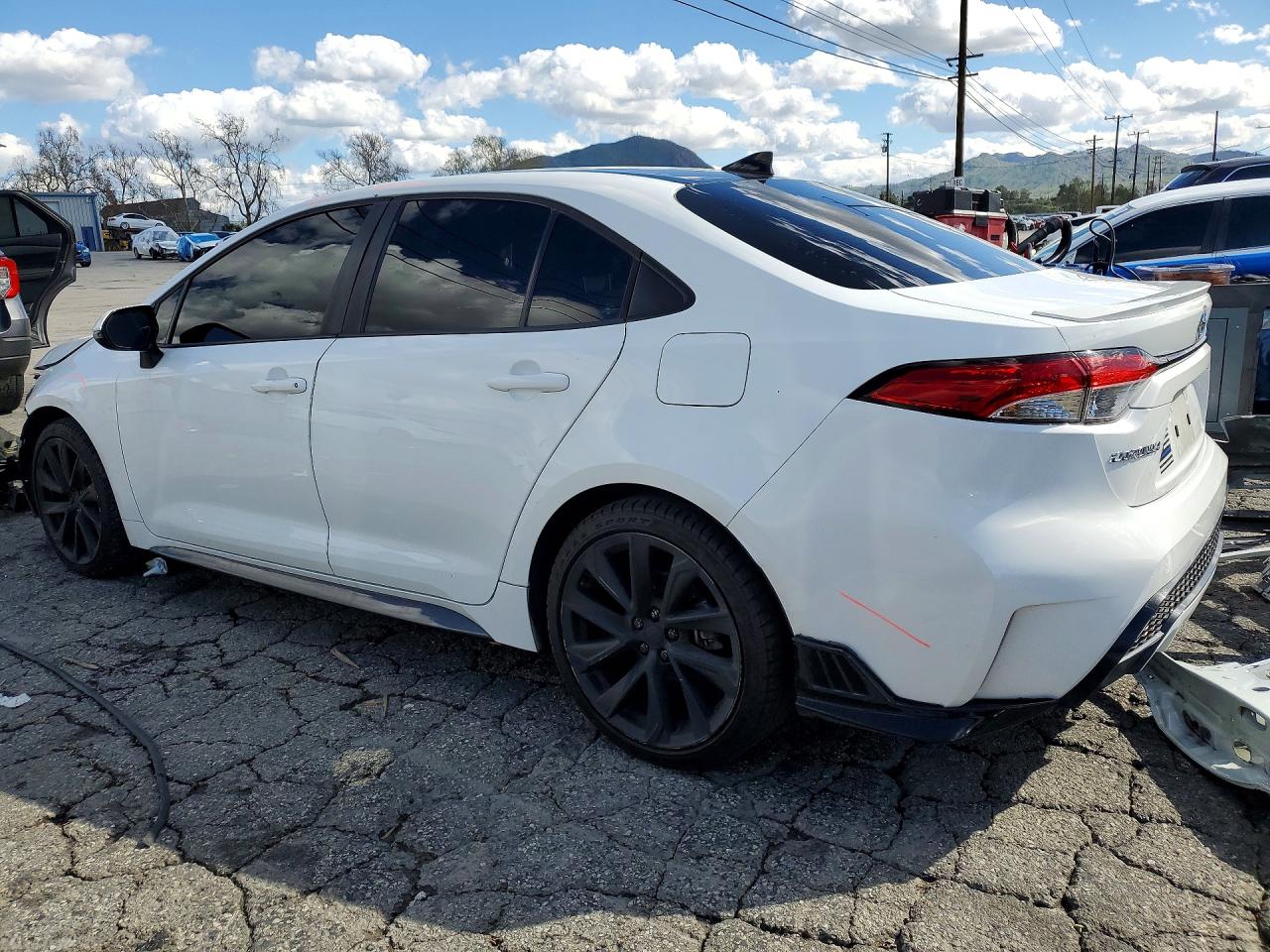 2021 TOYOTA COROLLA SE photo 2