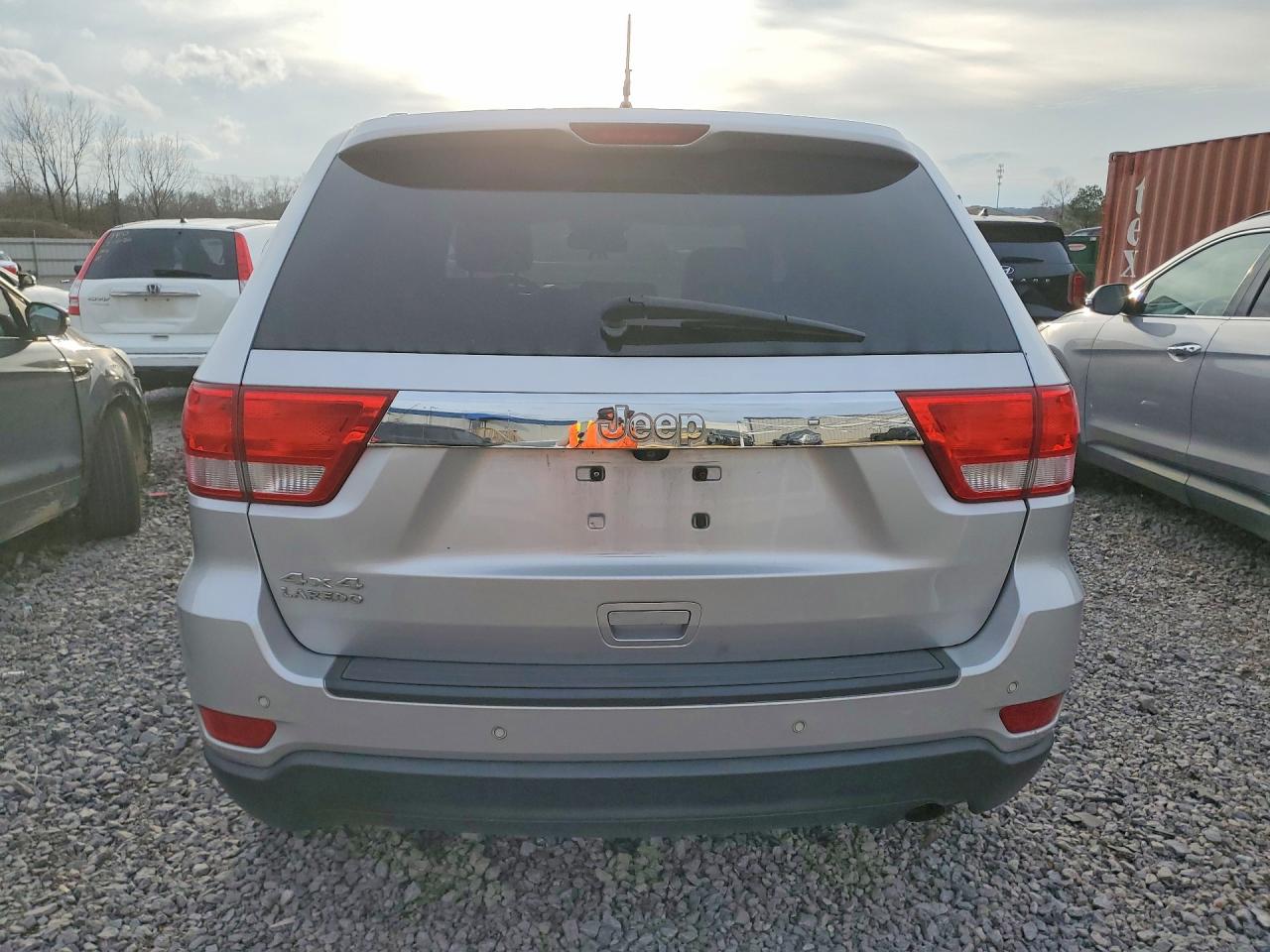 2012 JEEP GRAND CHEROKEE LAREDO photo 11
