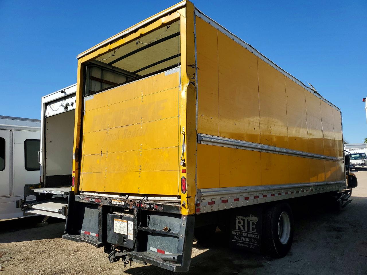 2018 INTERNATIONAL 4300 BOX TRUCK photo 5