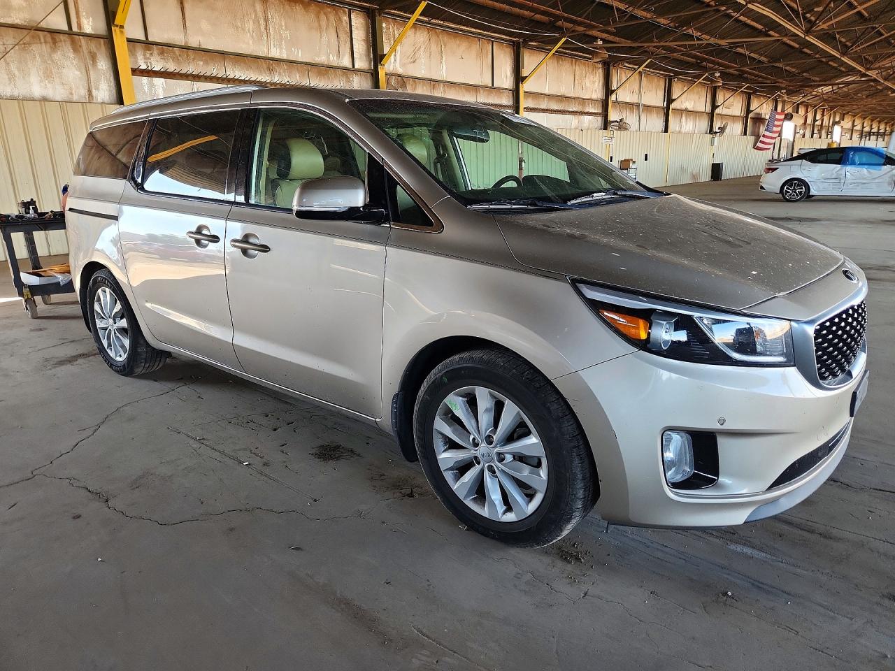 2017 KIA SEDONA EX photo 4
