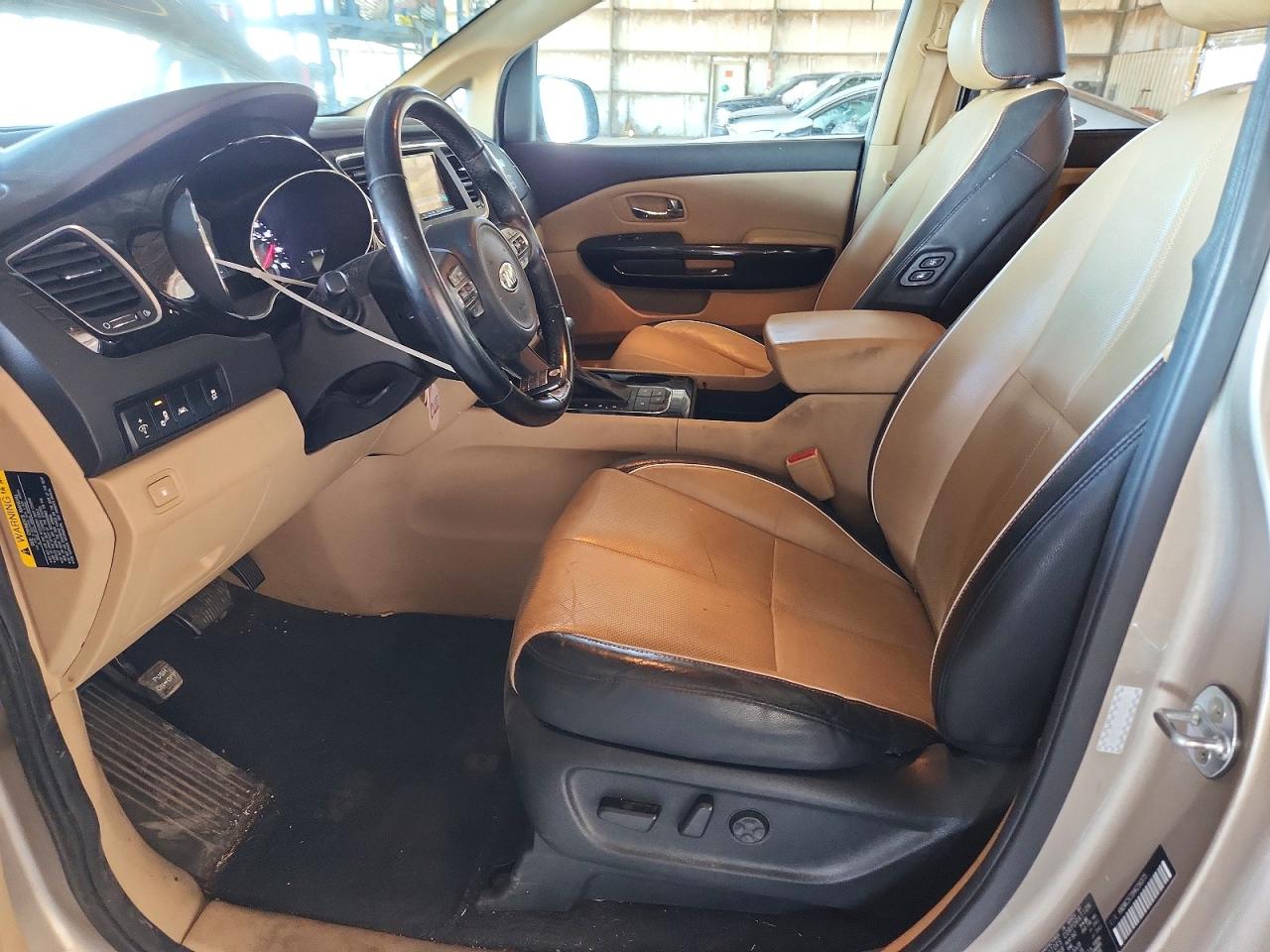 2017 KIA SEDONA EX photo 7