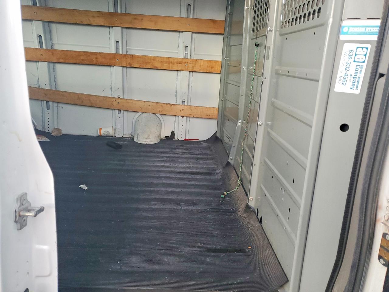 2014 GMC SAVANA 2500 CARGO DELIVERY VAN photo 31