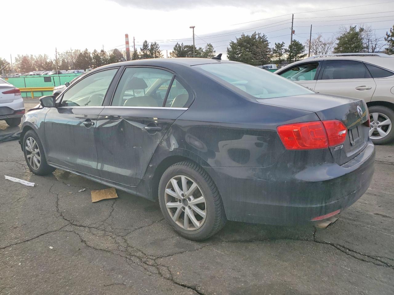 2013 VOLKSWAGEN JETTA SE photo 2