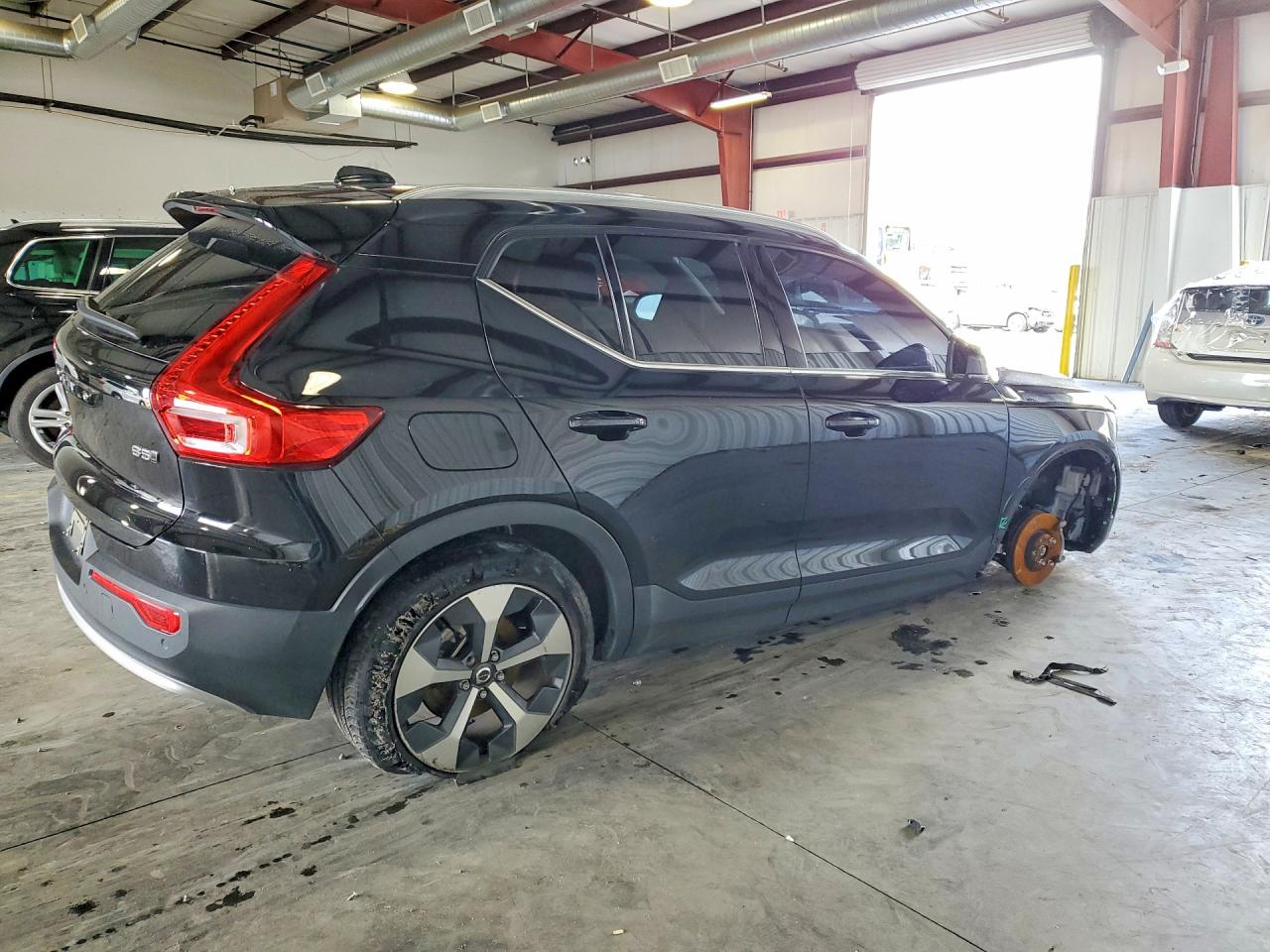 2023 VOLVO XC40 PLUS photo 3