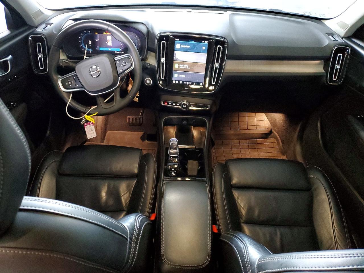 2023 VOLVO XC40 PLUS photo 8