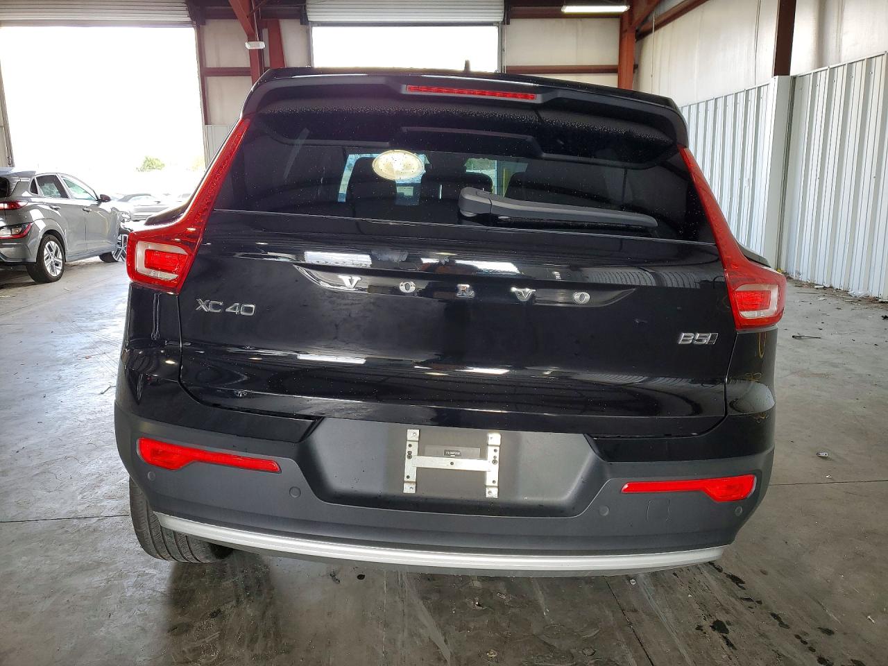 2023 VOLVO XC40 PLUS photo 6