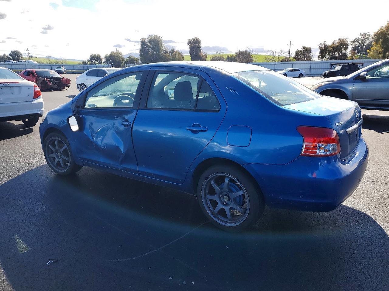 2009 TOYOTA YARIS photo 3