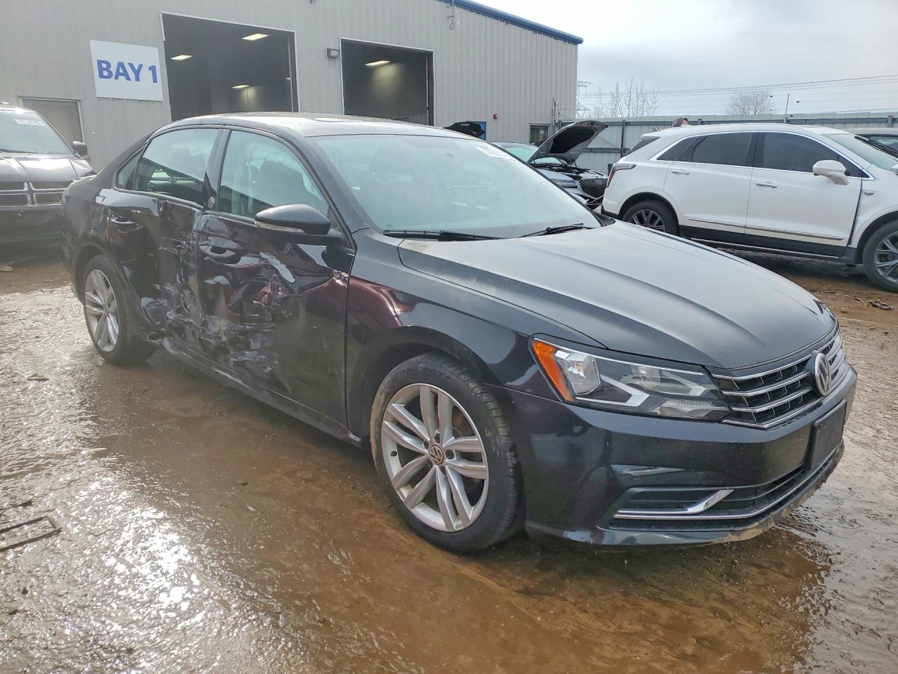 2019 VOLKSWAGEN PASSAT WOLFSBURG photo 4