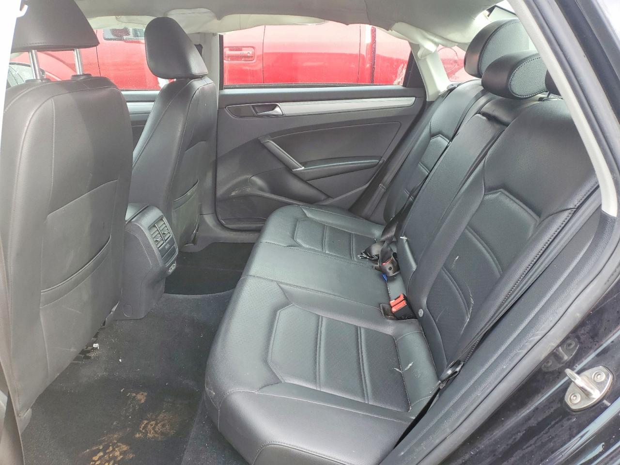 2019 VOLKSWAGEN PASSAT WOLFSBURG photo 10