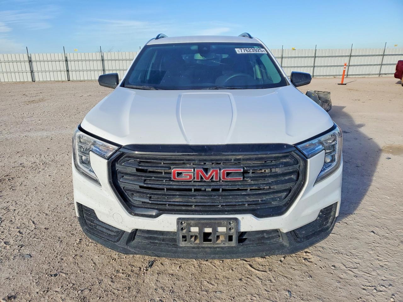 2024 GMC TERRAIN SLE photo 5
