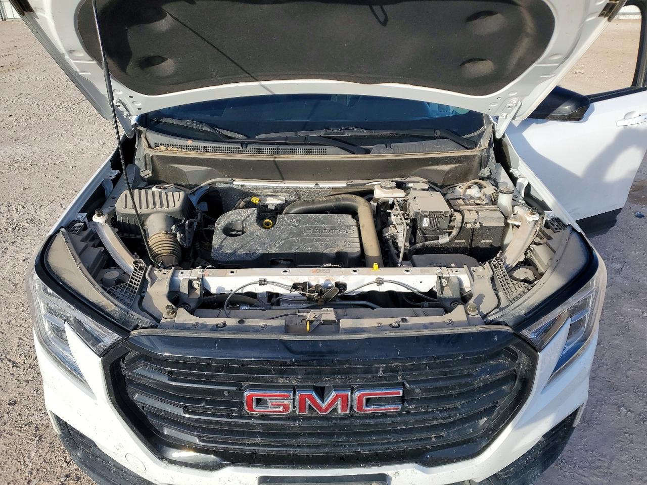 2024 GMC TERRAIN SLE photo 12