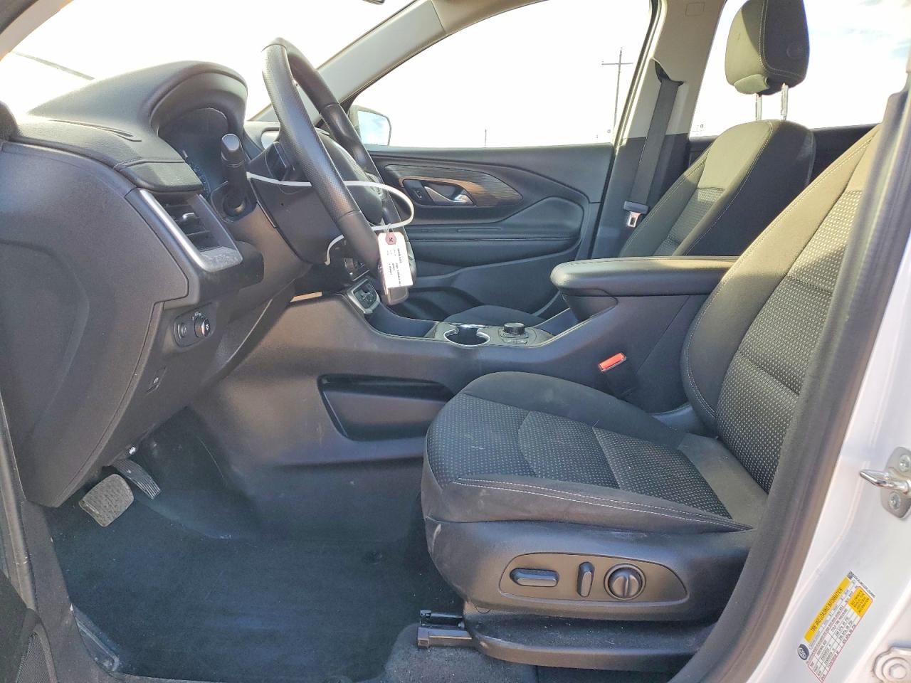 2024 GMC TERRAIN SLE photo 7