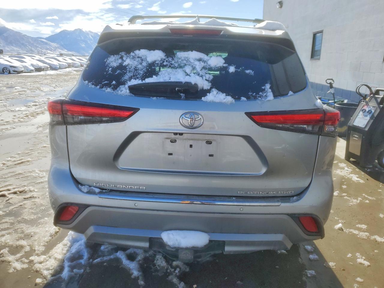 2021 TOYOTA HIGHLANDER PLATINUM photo 11