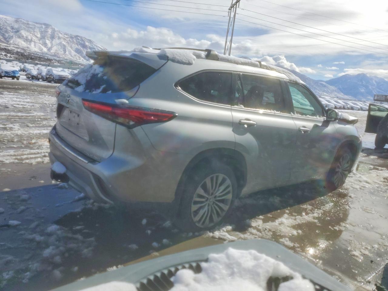 2021 TOYOTA HIGHLANDER PLATINUM photo 5