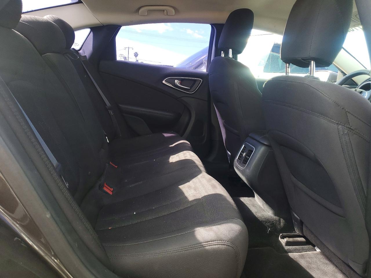 2015 CHRYSLER 200 LIMITED photo 28