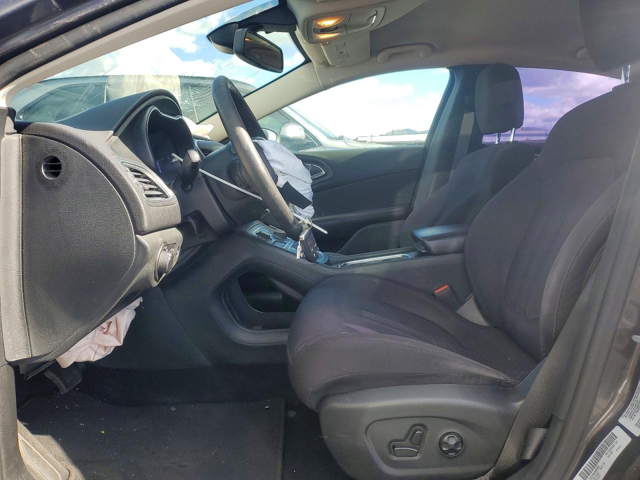 2015 CHRYSLER 200 LIMITED photo 19