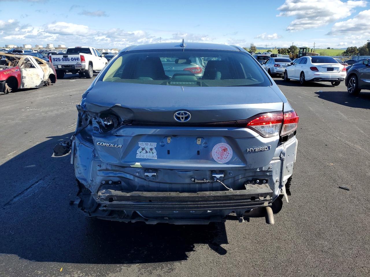 2021 TOYOTA COROLLA LE photo 11