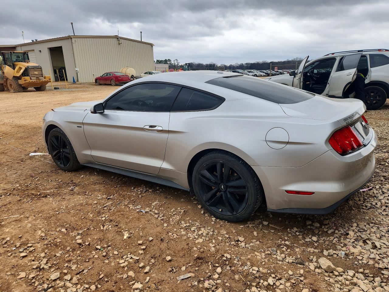 2015 FORD MUSTANG photo 2