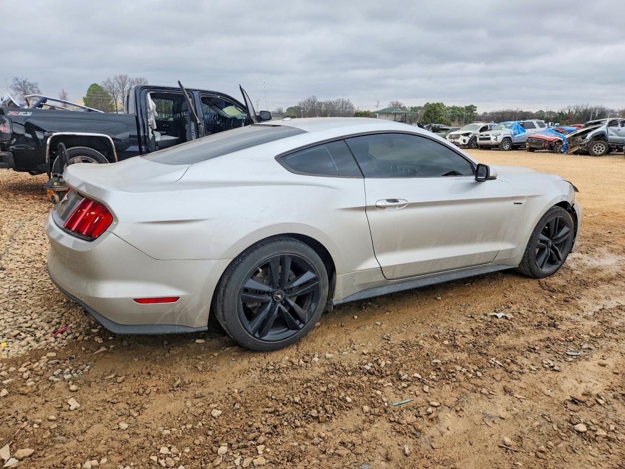 2015 FORD MUSTANG photo 3