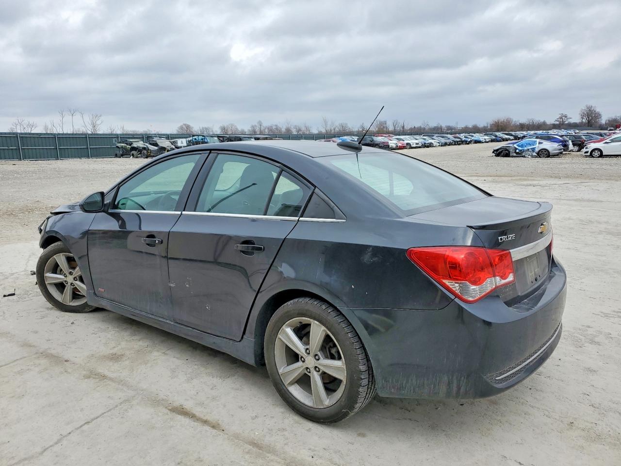 2016 CHEVROLET CRUZE LIMITED LT photo 2