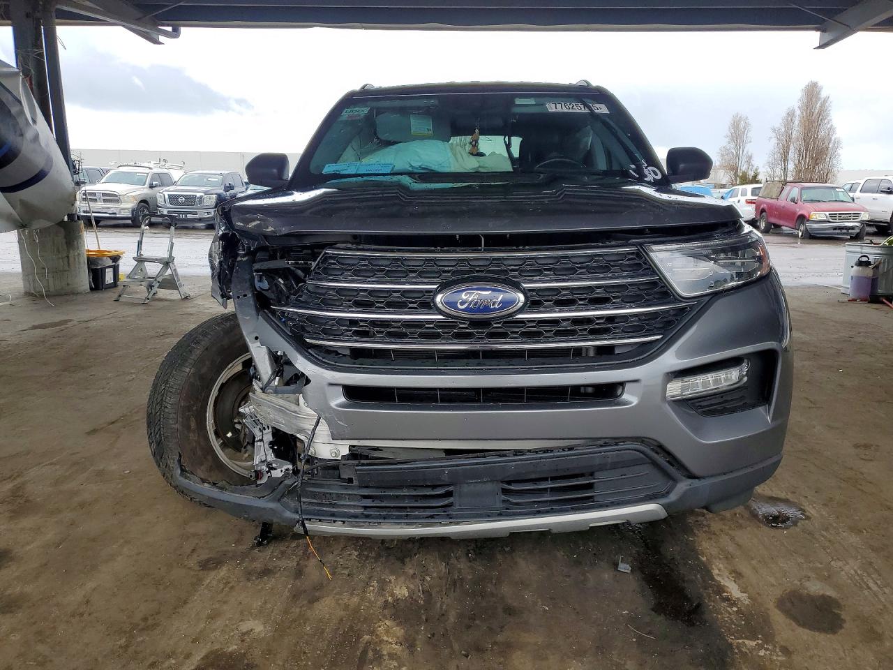 2023 FORD EXPLORER XLT photo 5