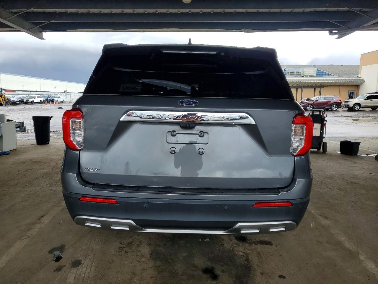 2023 FORD EXPLORER XLT photo 6