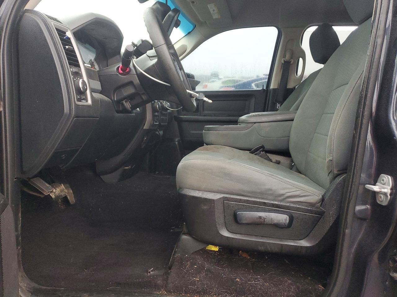 2015 RAM 1500 ST photo 7