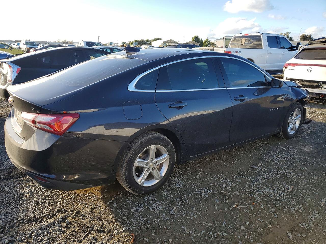 2022 CHEVROLET MALIBU LT photo 5