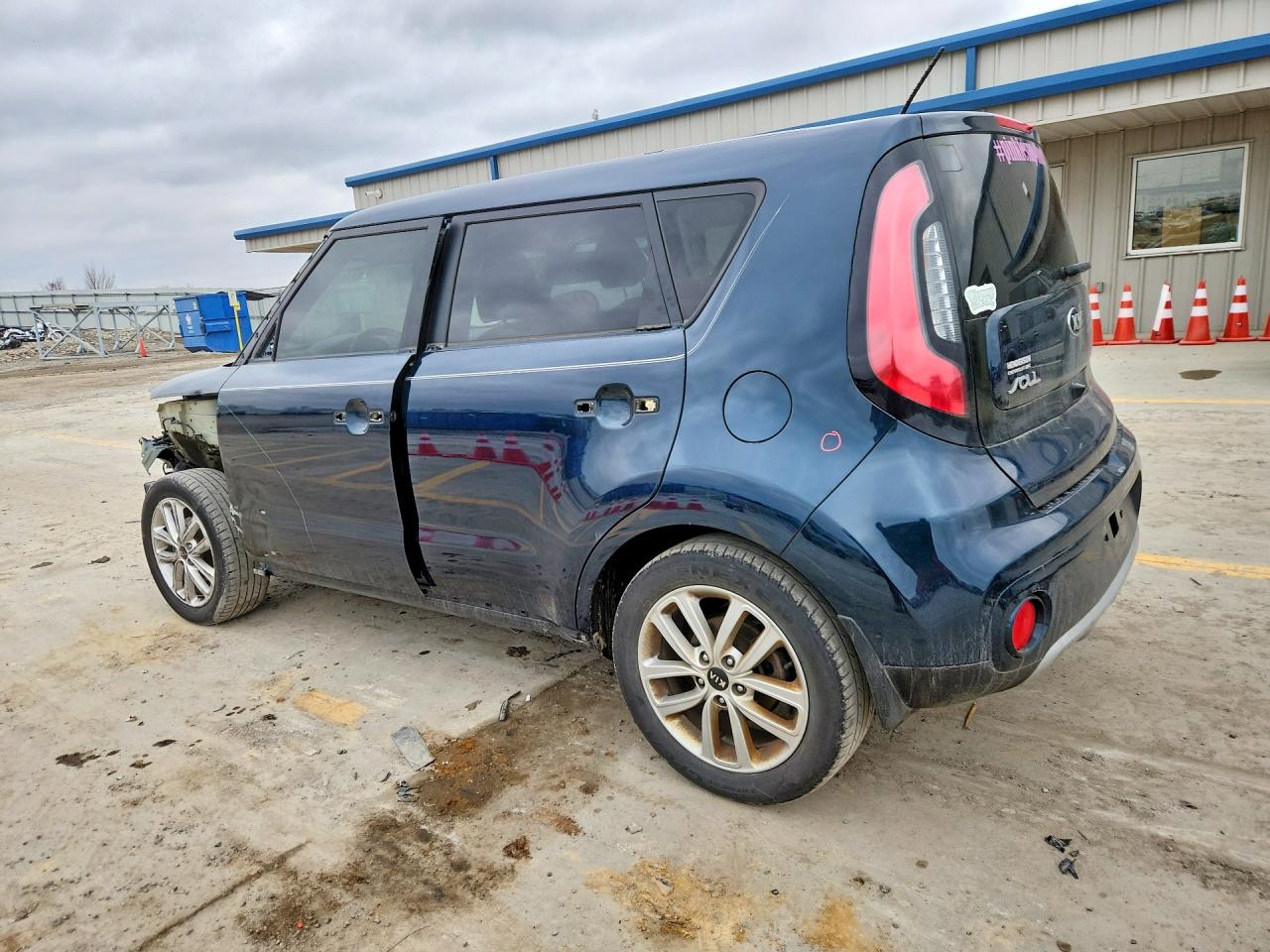 2017 KIA SOUL + photo 2