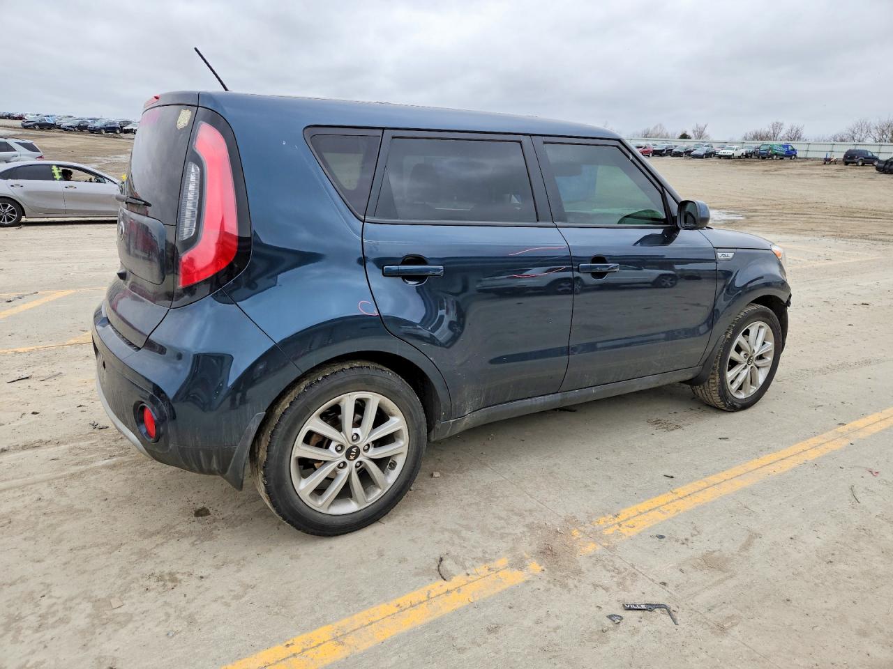 2017 KIA SOUL + photo 3