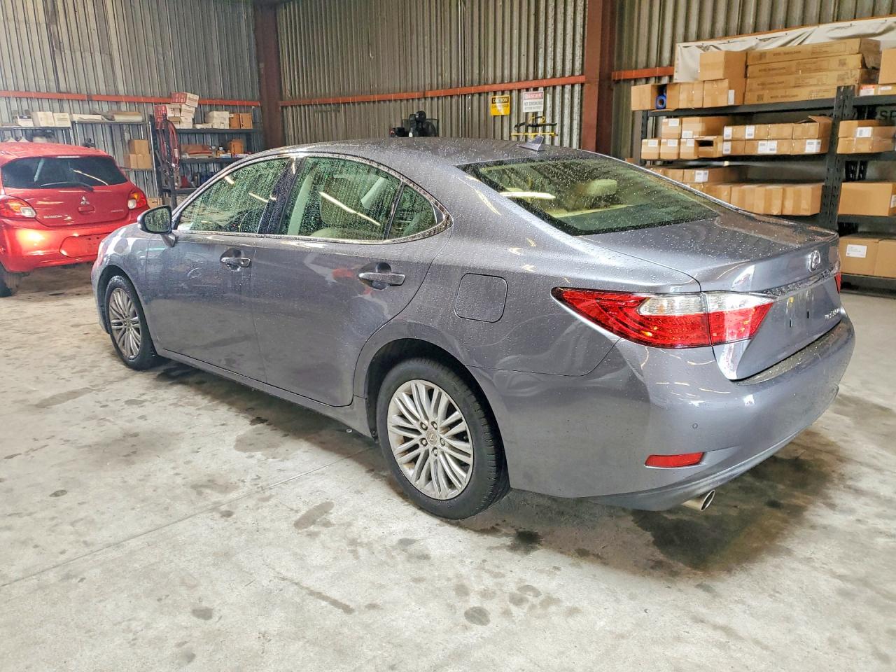 2013 LEXUS ES photo 2