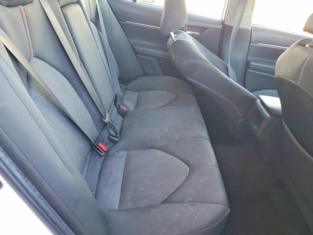 2019 TOYOTA CAMRY L photo 10