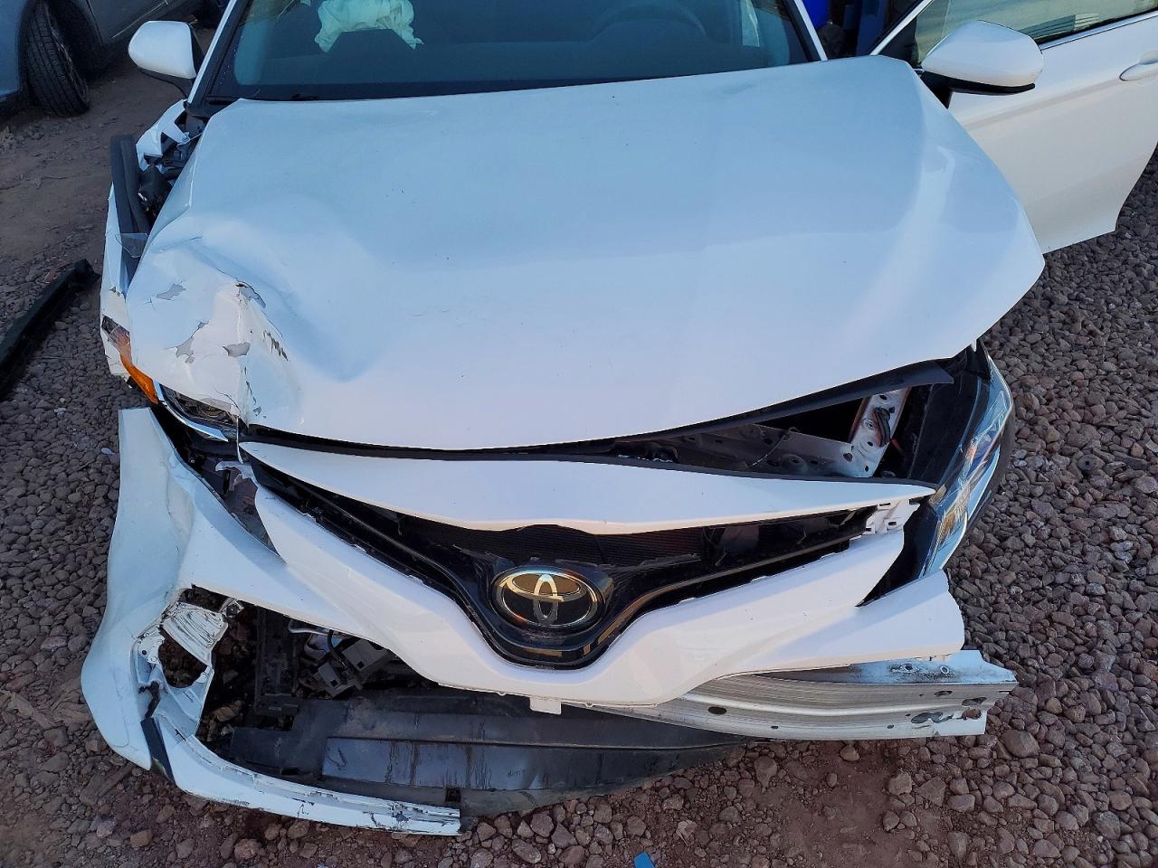 2019 TOYOTA CAMRY L photo 11