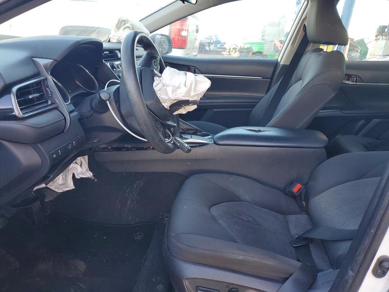 2019 TOYOTA CAMRY L photo 7