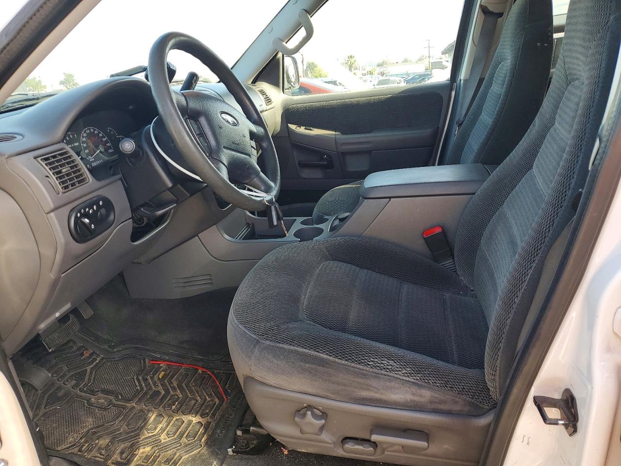 2002 FORD EXPLORER XLT photo 13