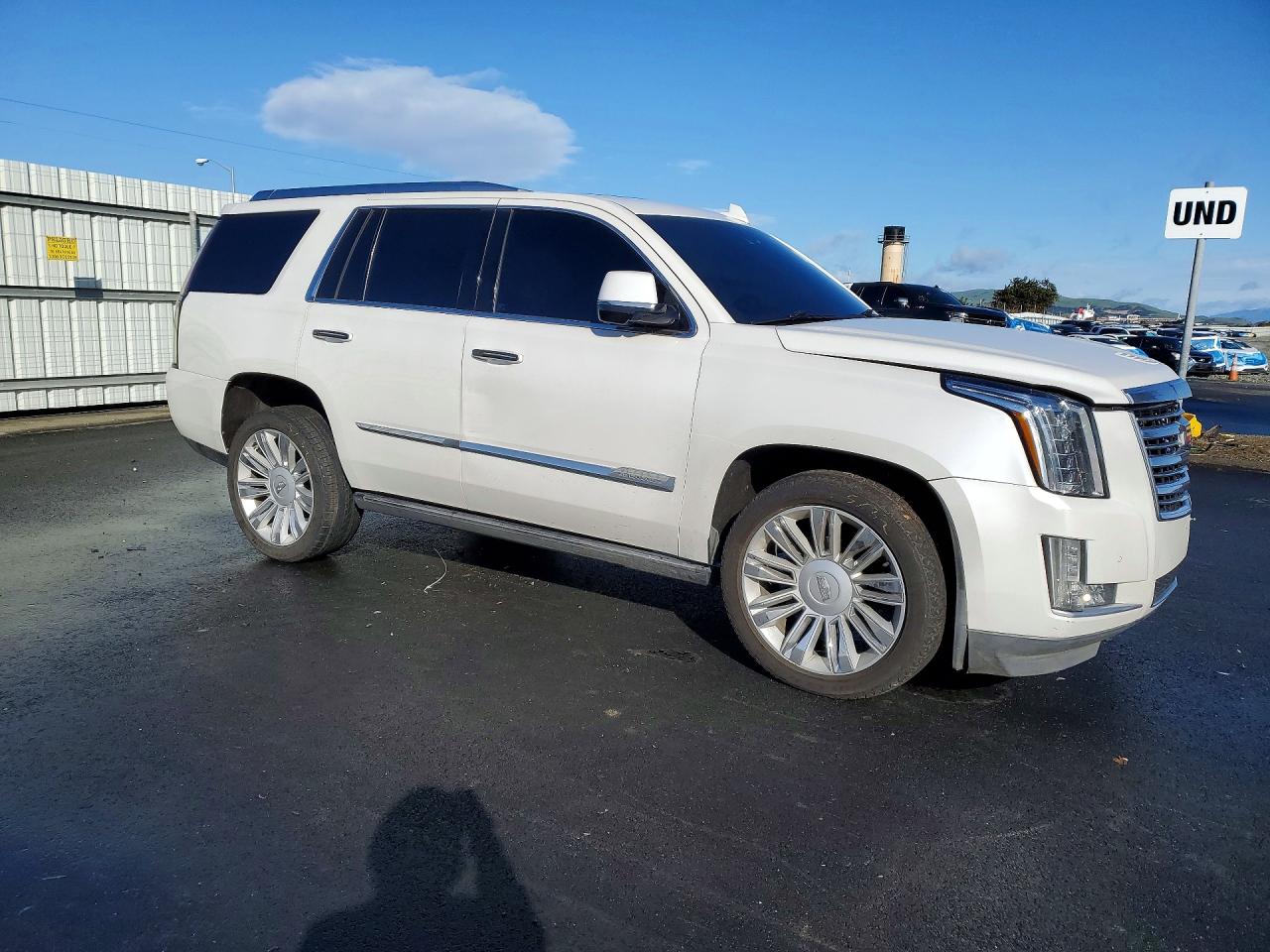 2016 CADILLAC ESCALADE PLATINUM photo 4