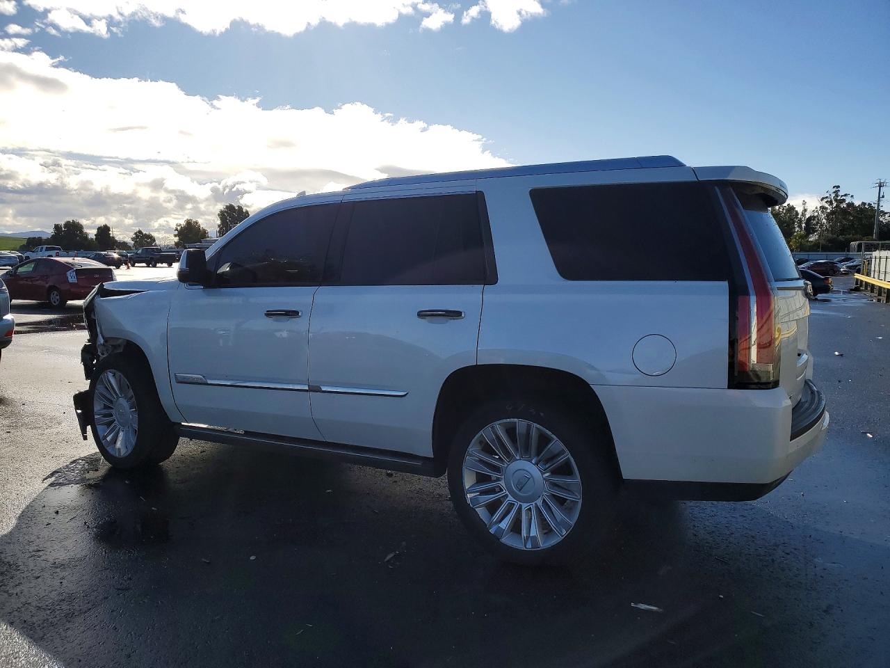 2016 CADILLAC ESCALADE PLATINUM photo 2