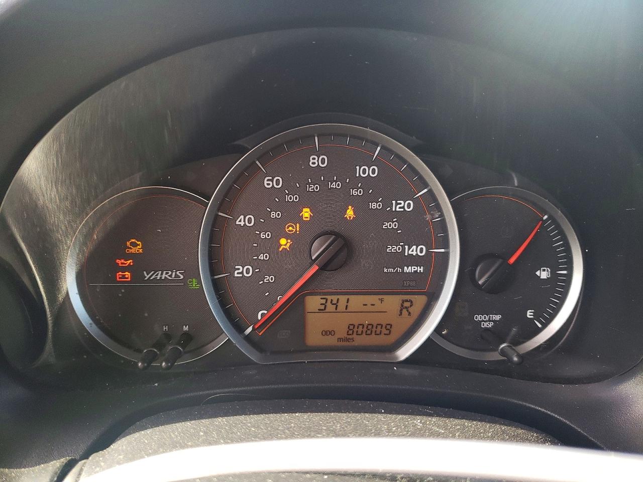 2012 TOYOTA YARIS photo 9