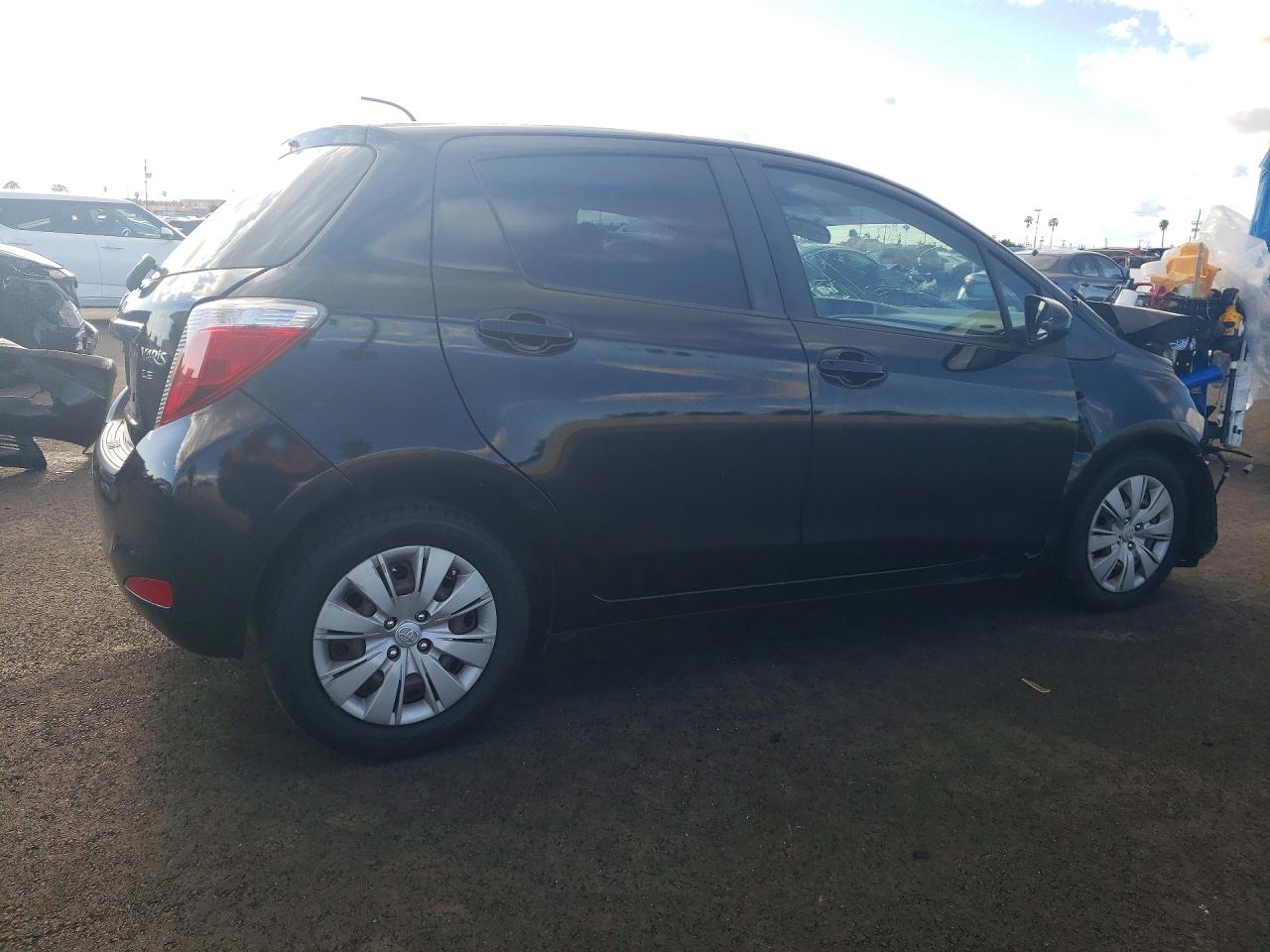 2012 TOYOTA YARIS photo 3