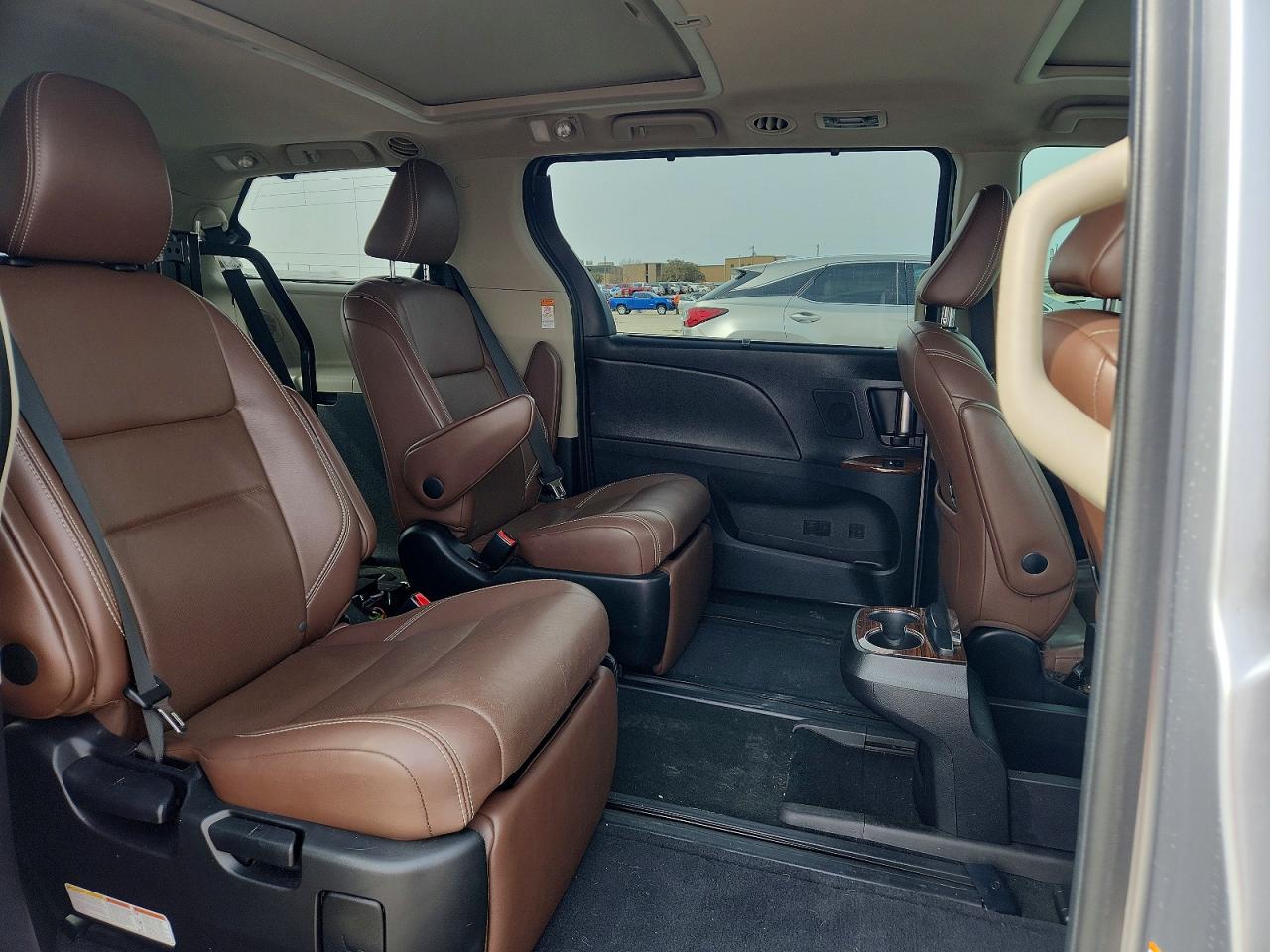 2015 TOYOTA SIENNA LIMITED 7-PASSENGER photo 21